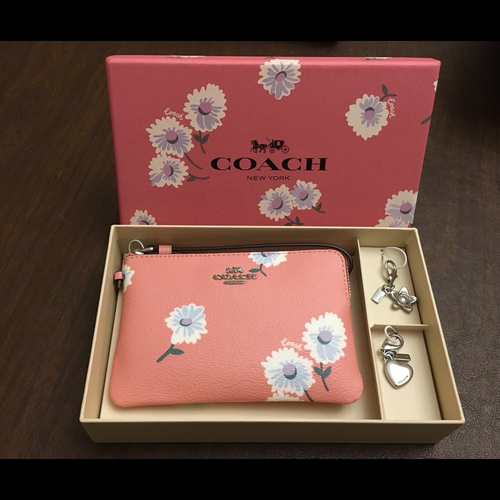 Coach Corner Zip Wristlet with Daisy Print